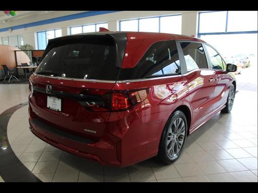 Radiant Red Metallic II 2025 Honda Odyssey Touring