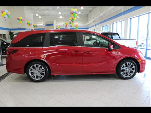 Radiant Red Metallic II 2025 Honda Odyssey Touring