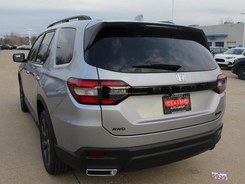 2025 Honda Pilot Sport