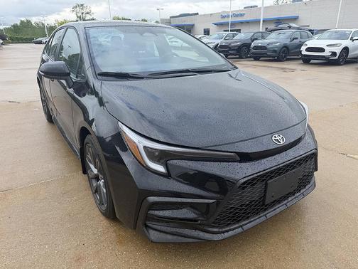 Midnight Black Metallic 2025 Toyota Corolla SE