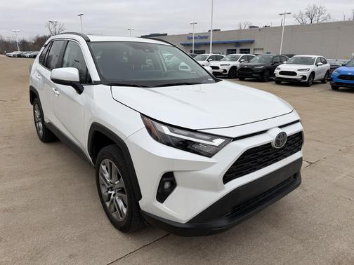 2023 Toyota RAV4 XLE Premium