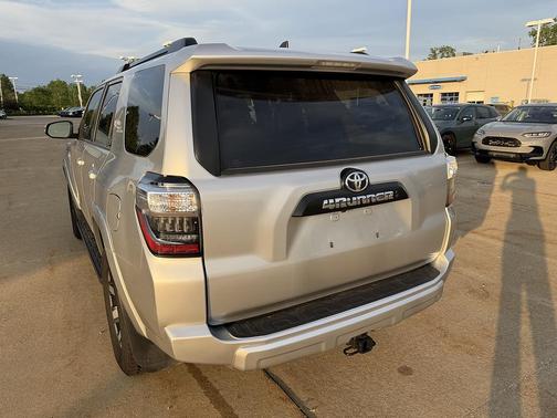 Classic Silver Metallic 2024 Toyota 4Runner TRD Off Road Premium