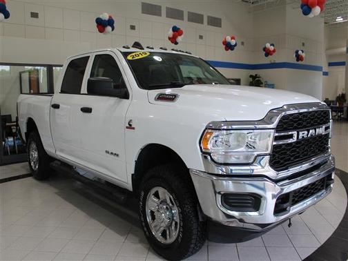 2019 RAM 2500 Tradesman Crew Cab 4x4 6'4' Box