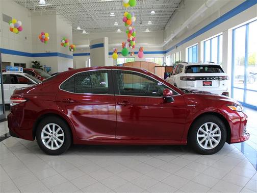 2019 Toyota Camry Hybrid LE