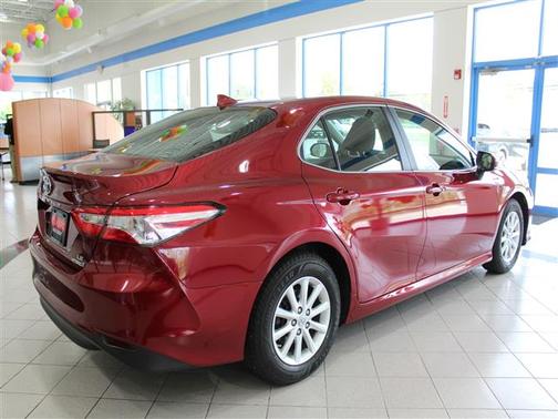2019 Toyota Camry Hybrid LE