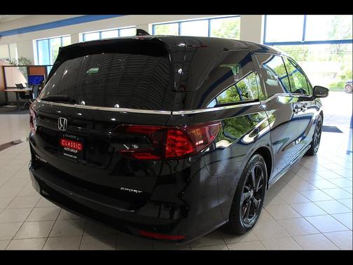 Crystal Black Pearl 2023 Honda Odyssey Sport