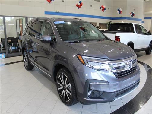 2022 Honda Pilot Touring 8-Passenger