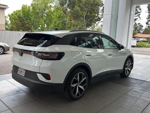 Opal White Pearl Effect 2023 Volkswagen ID.4 Pro S