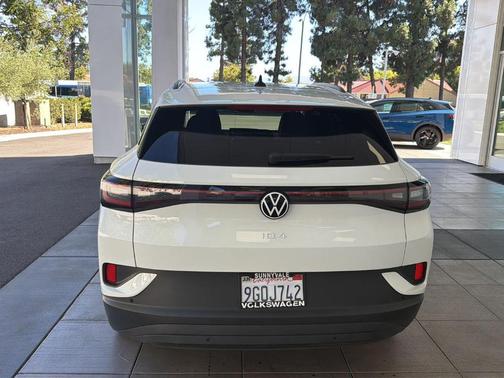 Pure White 2023 Volkswagen ID.4 Pro