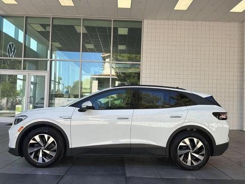 Pure White 2023 Volkswagen ID.4 Pro