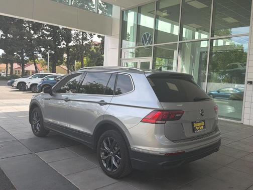 Pyrite Silver Metallic 2023 Volkswagen Tiguan 2.0T SE