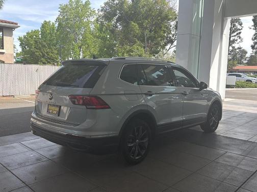 Pyrite Silver Metallic 2023 Volkswagen Tiguan 2.0T SE