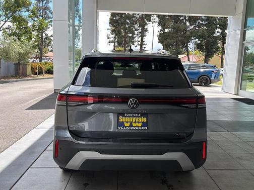 Platinum Gray Metallic 2025 Volkswagen Tiguan 2.0T S
