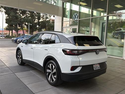 Pure White 2023 Volkswagen ID.4 Pro