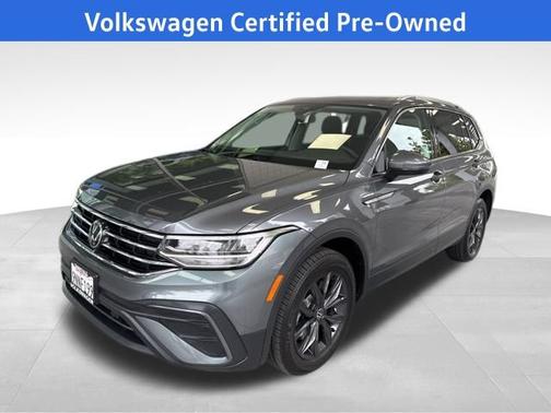 Platinum Gray Metallic 2024 Volkswagen Tiguan 2.0T SE