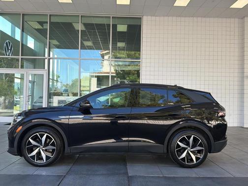Deep Black Pearl Effect 2023 Volkswagen ID.4 Pro S