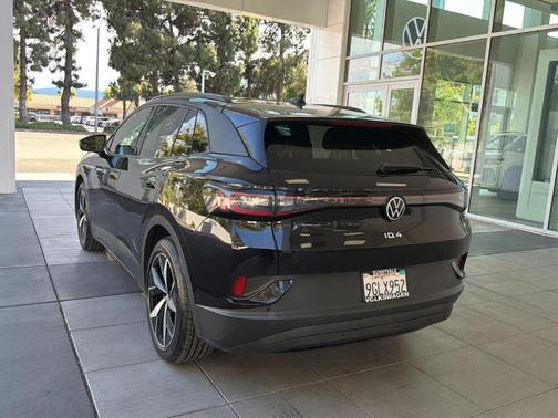 Deep Black Pearl Effect 2023 Volkswagen ID.4 Pro S