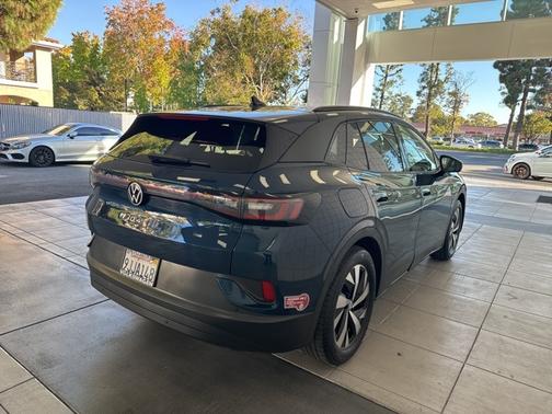 2023 Volkswagen ID.4 Pro