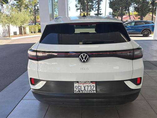 Pure White 2023 Volkswagen ID.4 Pro