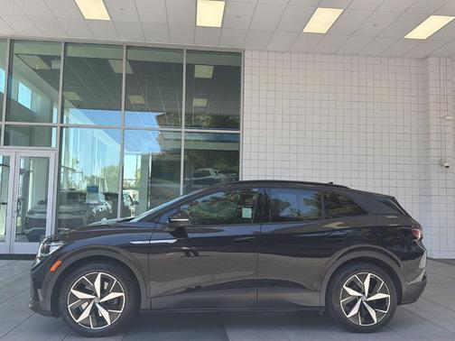 Deep Black Pearl Effect 2023 Volkswagen ID.4 Pro S