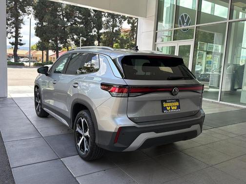 Pyrite Silver Metallic 2025 Volkswagen Tiguan 2.0T SE