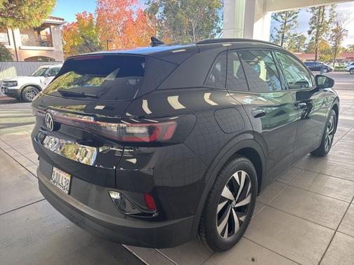 2023 Volkswagen ID.4 Pro