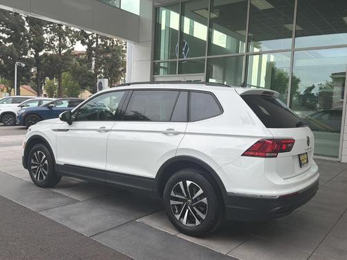Pure White 2022 Volkswagen Tiguan 2.0T S
