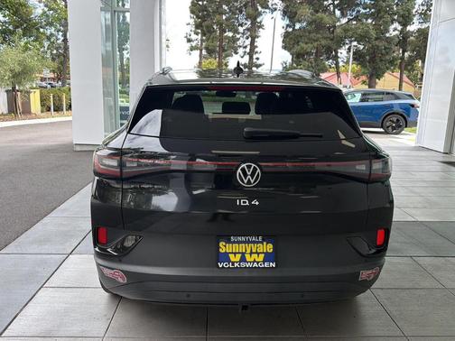 Deep Black Pearl Effect 2023 Volkswagen ID.4 Pro S