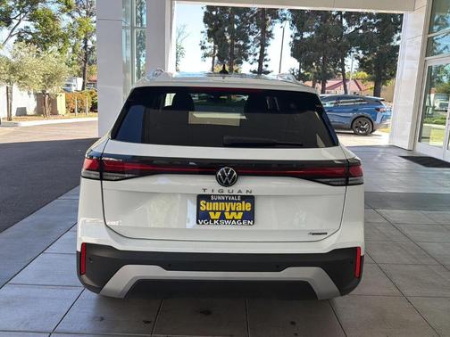 Pure White 2025 Volkswagen Tiguan 2.0T S