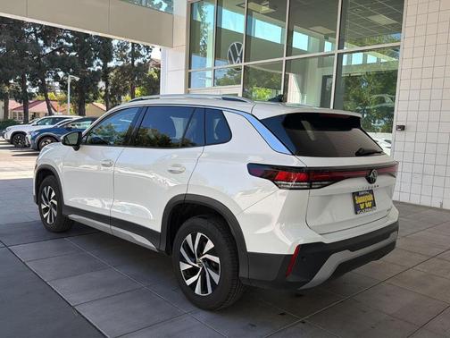 Pure White 2025 Volkswagen Tiguan 2.0T S