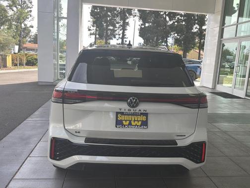 Opal White Pearl Effect 2025 Volkswagen Tiguan 2.0T SE R-Line Black