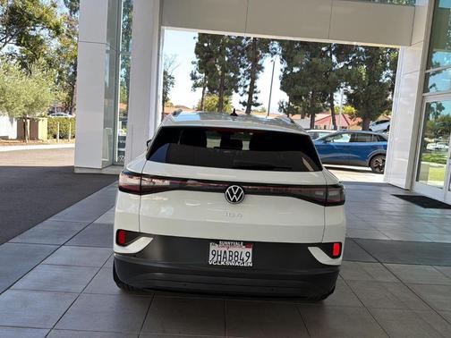 Pure White 2023 Volkswagen ID.4 Pro