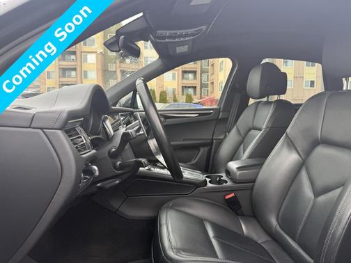 2021 Porsche Macan Base