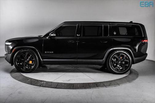 2023 Rivian R1S Adventure