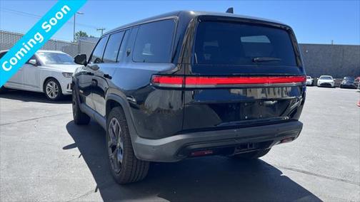 2023 Rivian R1S Adventure