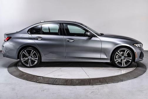 Skyscraper Grey Metallic 2023 BMW 330 330i