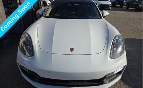 2022 Porsche Panamera 4 Platinum Edition