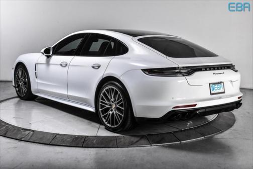 2022 Porsche Panamera 4 Platinum Edition