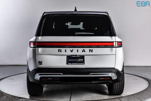 2025 Rivian R1S Adventure Dual Motor Standard Pack