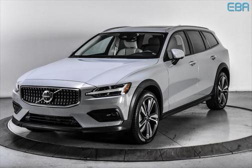 2024 Volvo V60 Cross Country B5 Plus