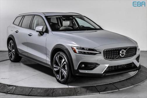 2024 Volvo V60 Cross Country B5 Plus