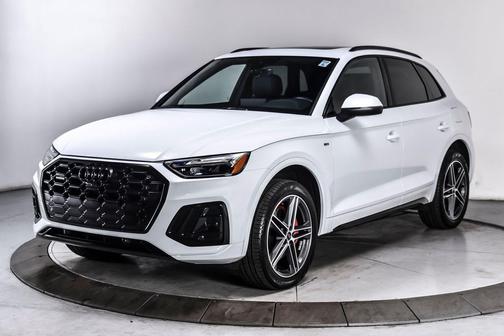 Glacier White Metallic 2025 Audi Q5 55 S line Premium Plus