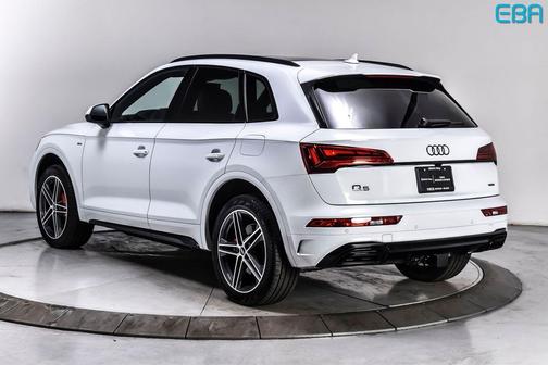 Glacier White Metallic 2025 Audi Q5 55 S line Premium Plus