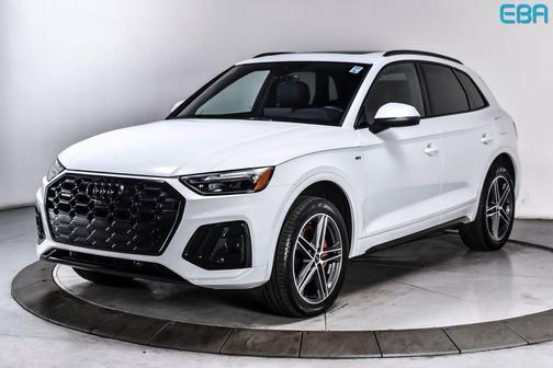 Glacier White Metallic 2025 Audi Q5 55 S line Premium Plus