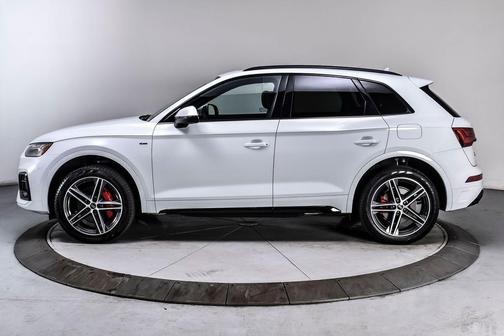 Glacier White Metallic 2025 Audi Q5 55 S line Premium Plus