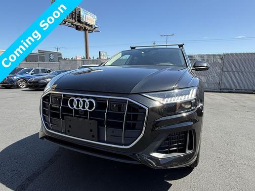 2023 Audi Q8 55 Premium