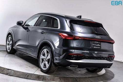 Tambora Gray Metallic 2025 Audi Q5 Prestige TFSI quattro S tronic