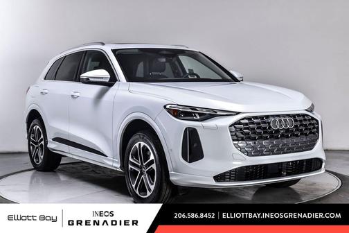Glacier White Metallic 2025 Audi Q5 Premium TFSI quattro S tronic