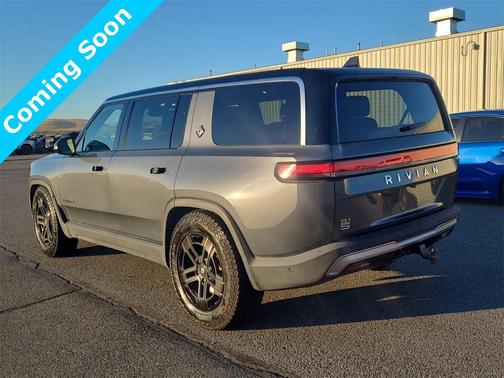 2023 Rivian R1S Adventure