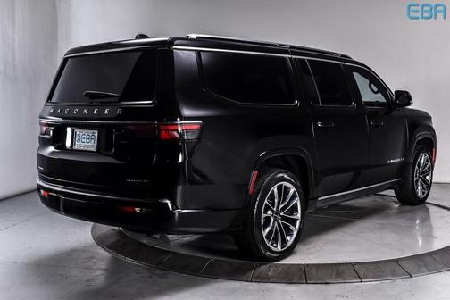 Diamond Black Crystal Pearlcoat 2023 Jeep Wagoneer L Series III 4x4